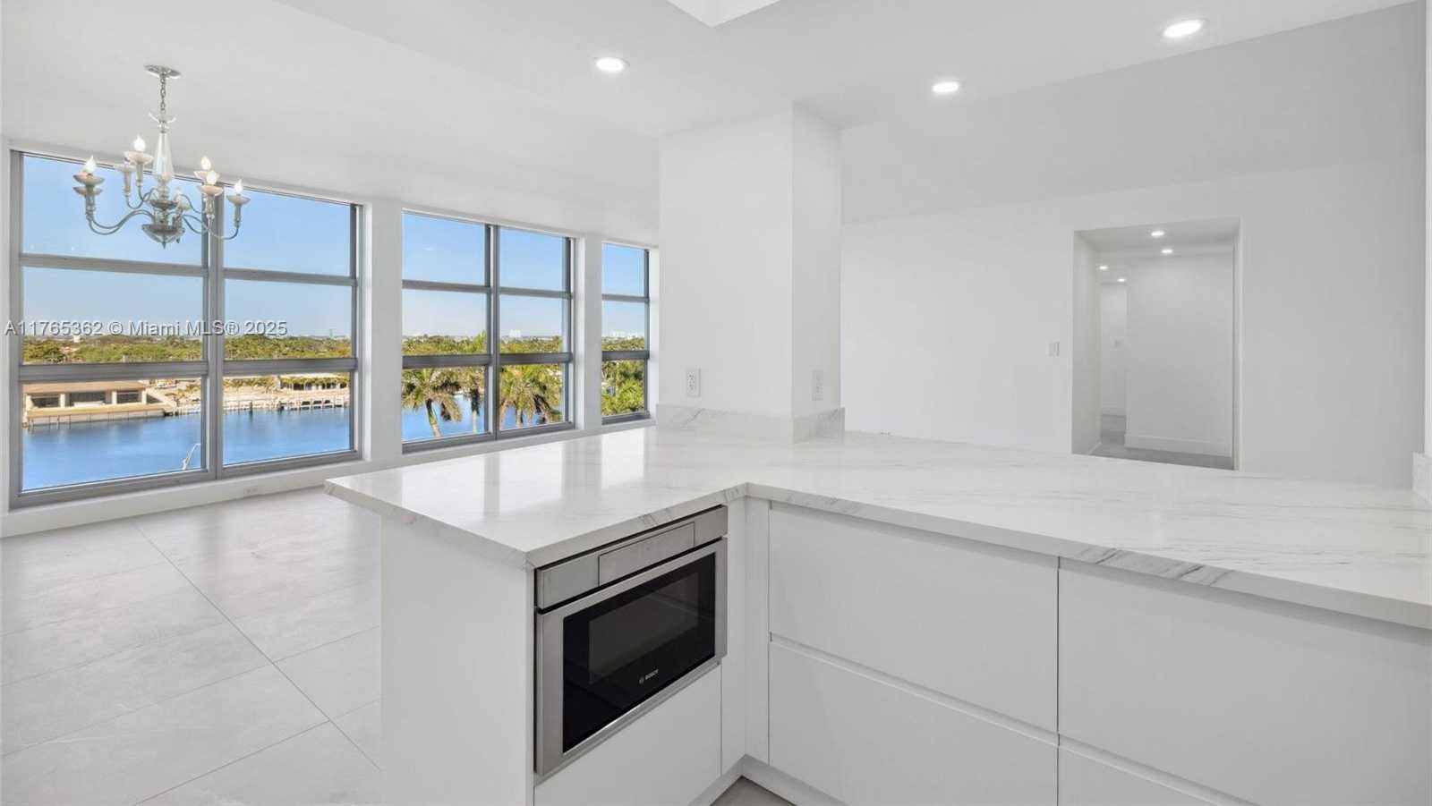 Small Image of 5055 COLLINS AVE #7M, Miami Beach Number 10