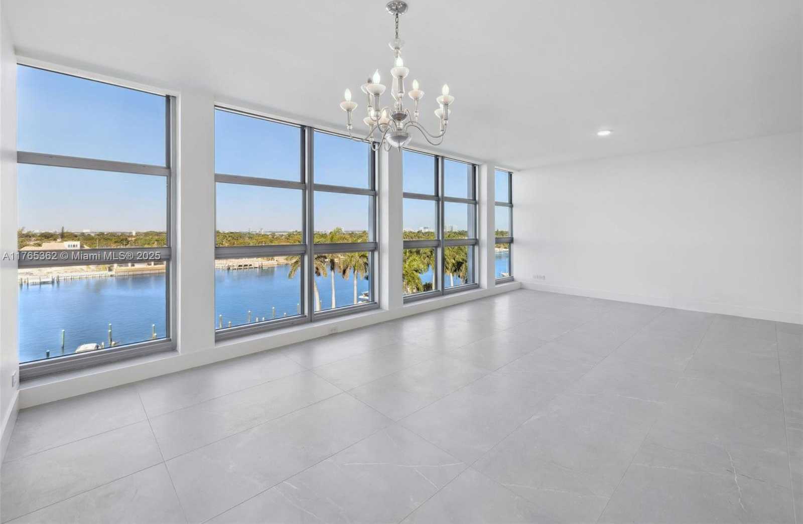 Small Image of 5055 COLLINS AVE #7M, Miami Beach Number 11