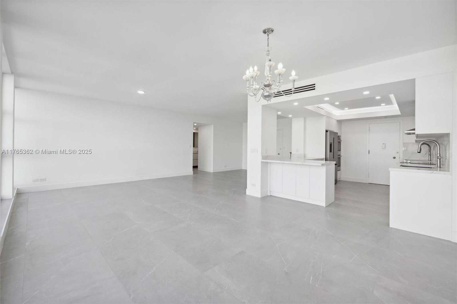 Small Image of 5055 COLLINS AVE #7M, Miami Beach Number 12
