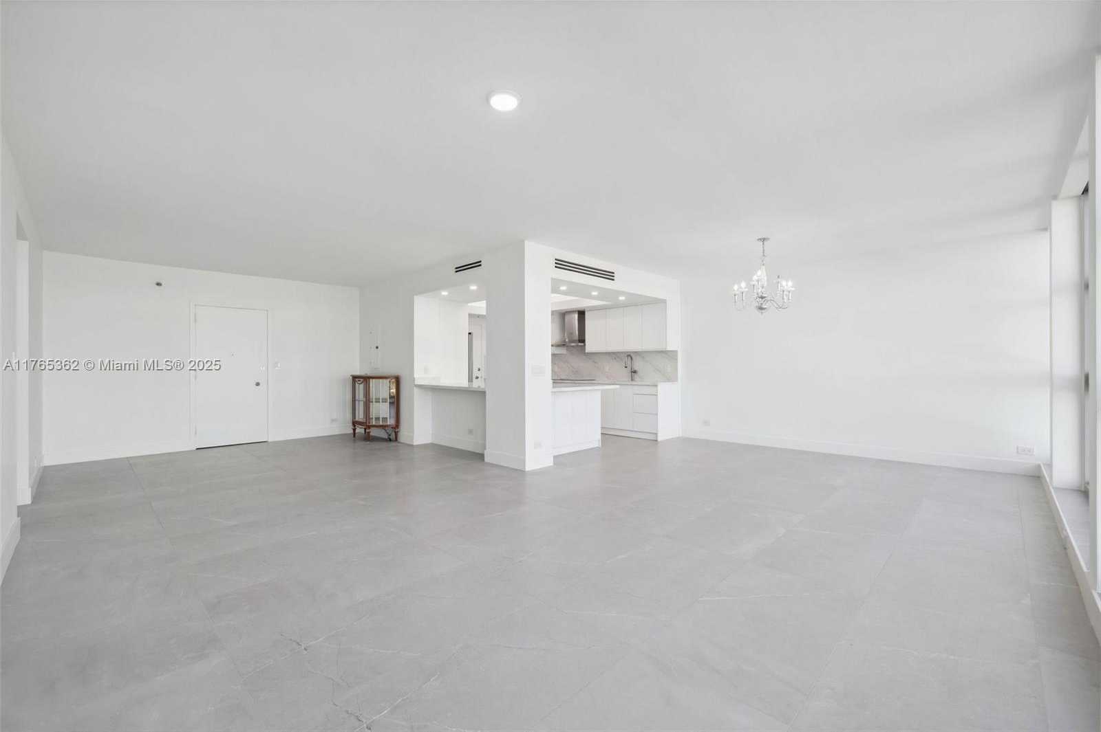 Small Image of 5055 COLLINS AVE #7M, Miami Beach Number 13