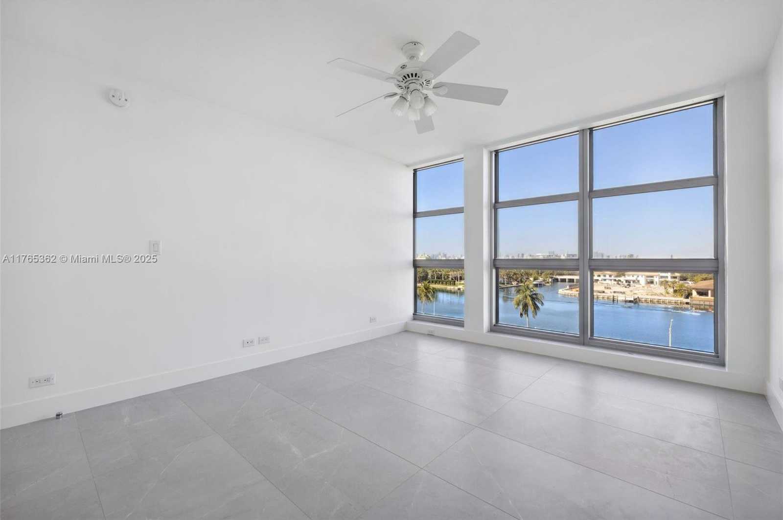 Small Image of 5055 COLLINS AVE #7M, Miami Beach Number 21