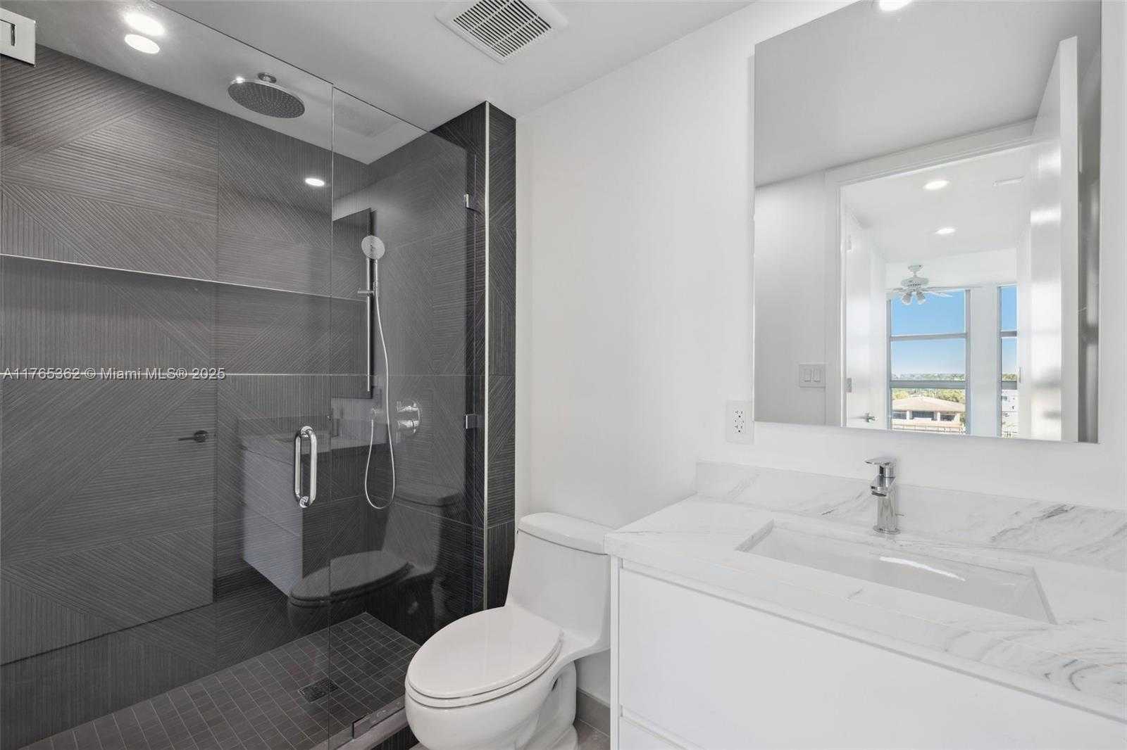 Small Image of 5055 COLLINS AVE #7M, Miami Beach Number 24