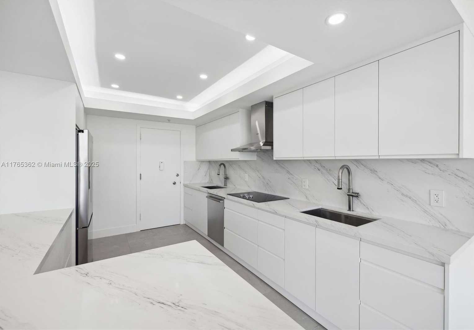 Small Image of 5055 COLLINS AVE #7M, Miami Beach Number 6