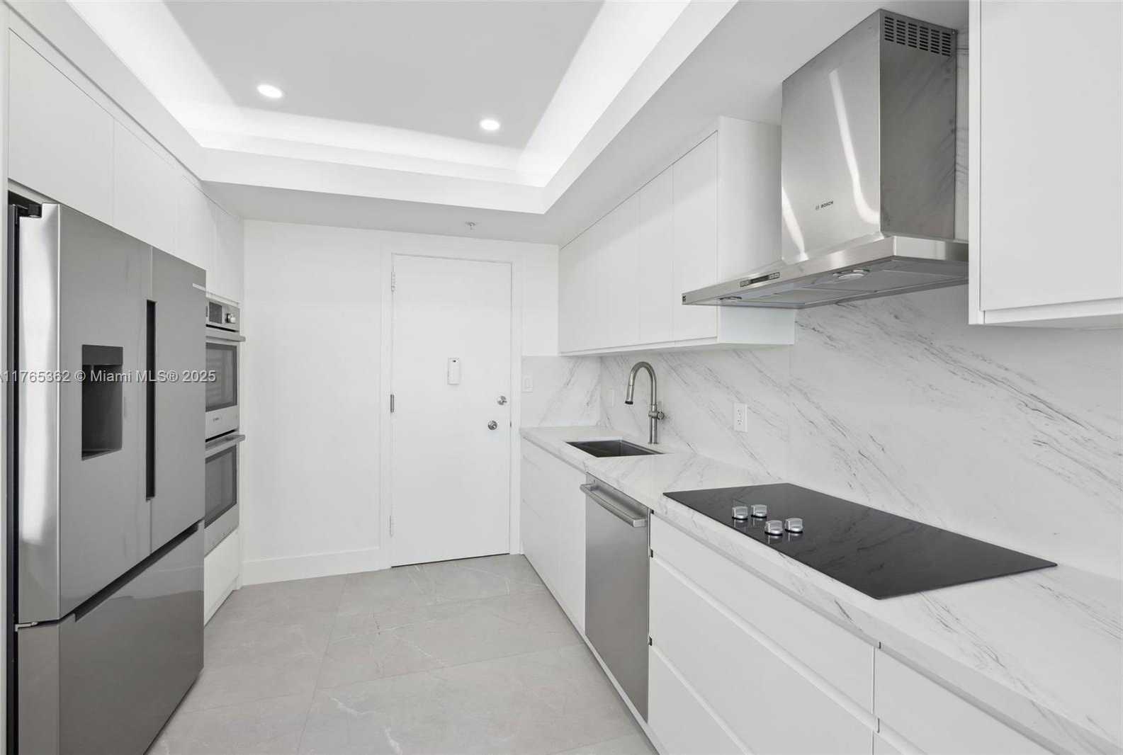 Small Image of 5055 COLLINS AVE #7M, Miami Beach Number 8