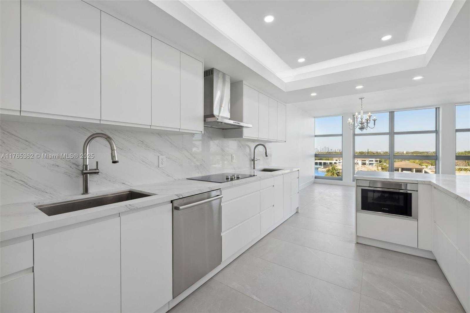 Small Image of 5055 COLLINS AVE #7M, Miami Beach Number 9