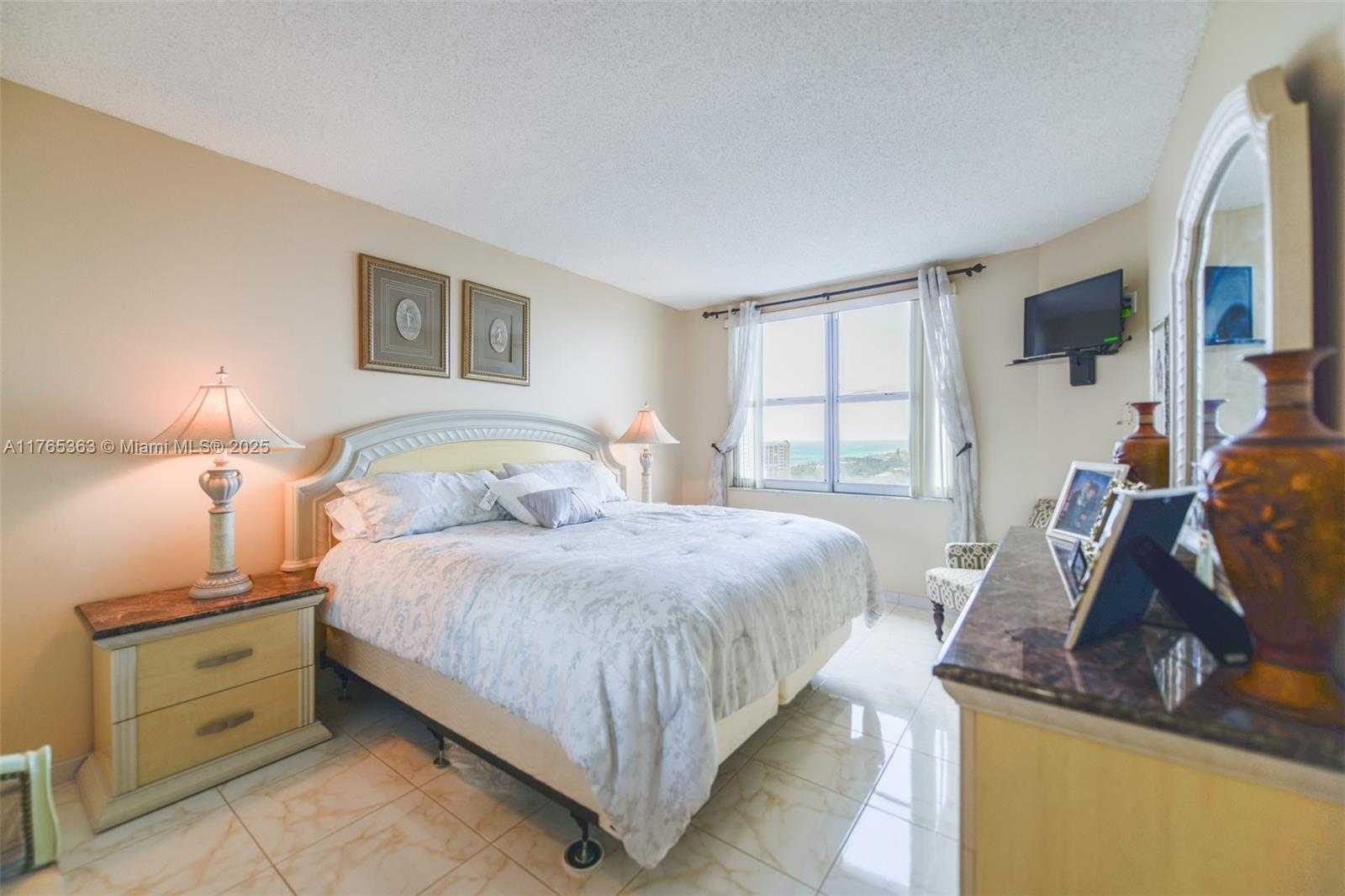 Small Image of 1985 SOUTH OCEAN DR #19L, Hallandale Beach Number 18