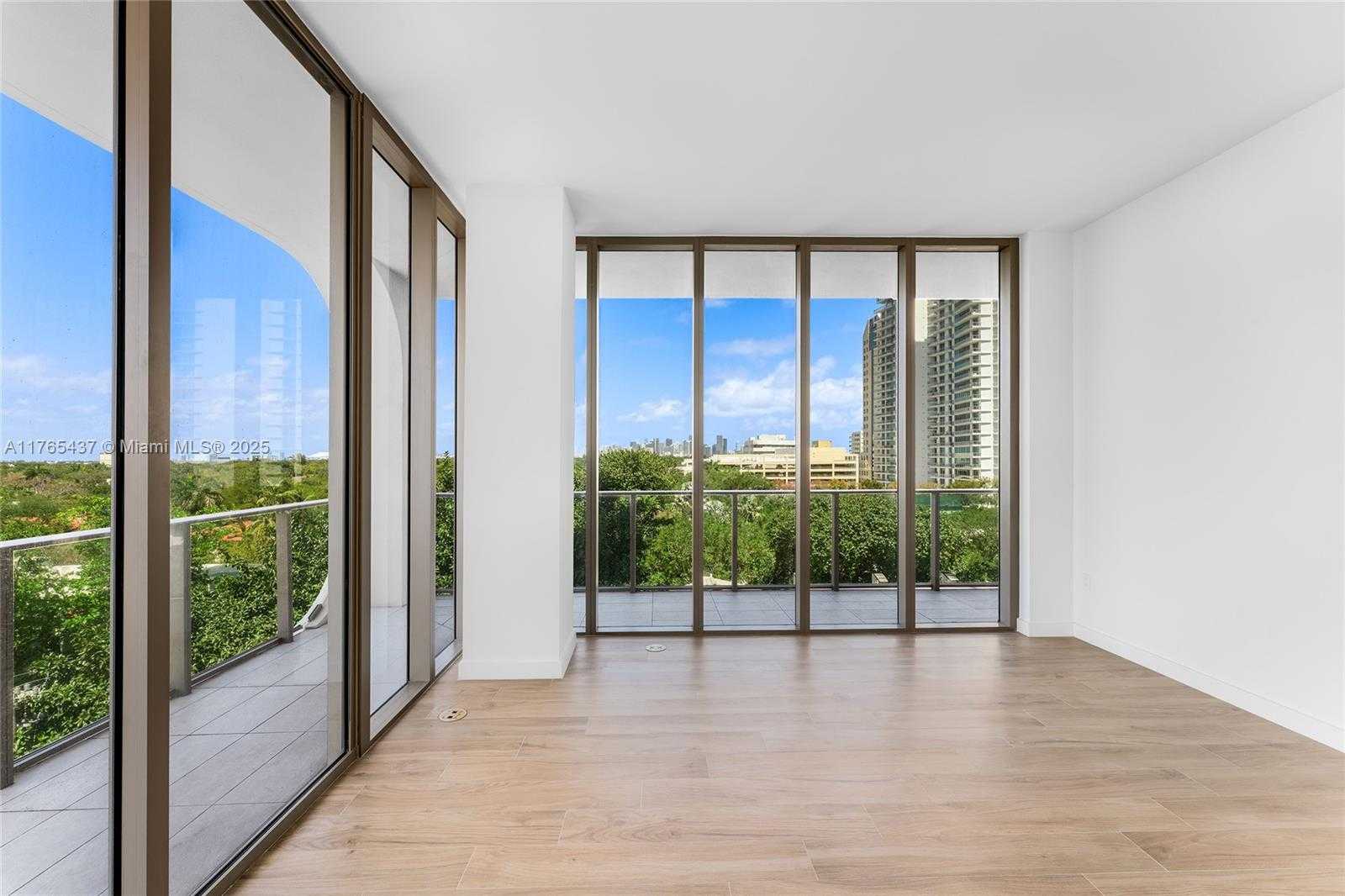 Small Image of 2678 TIGERTAIL AVE #502, Coconut Grove Number 11