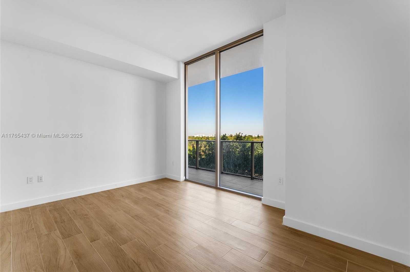 Small Image of 2678 TIGERTAIL AVE #502, Coconut Grove Number 21
