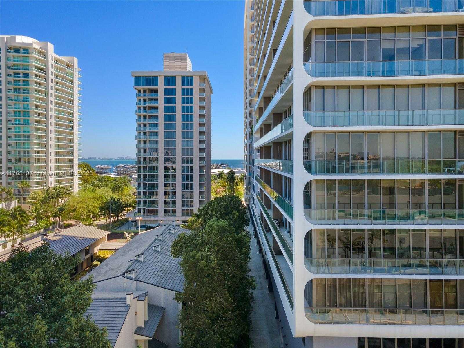 Small Image of 2678 TIGERTAIL AVE #502, Coconut Grove Number 35