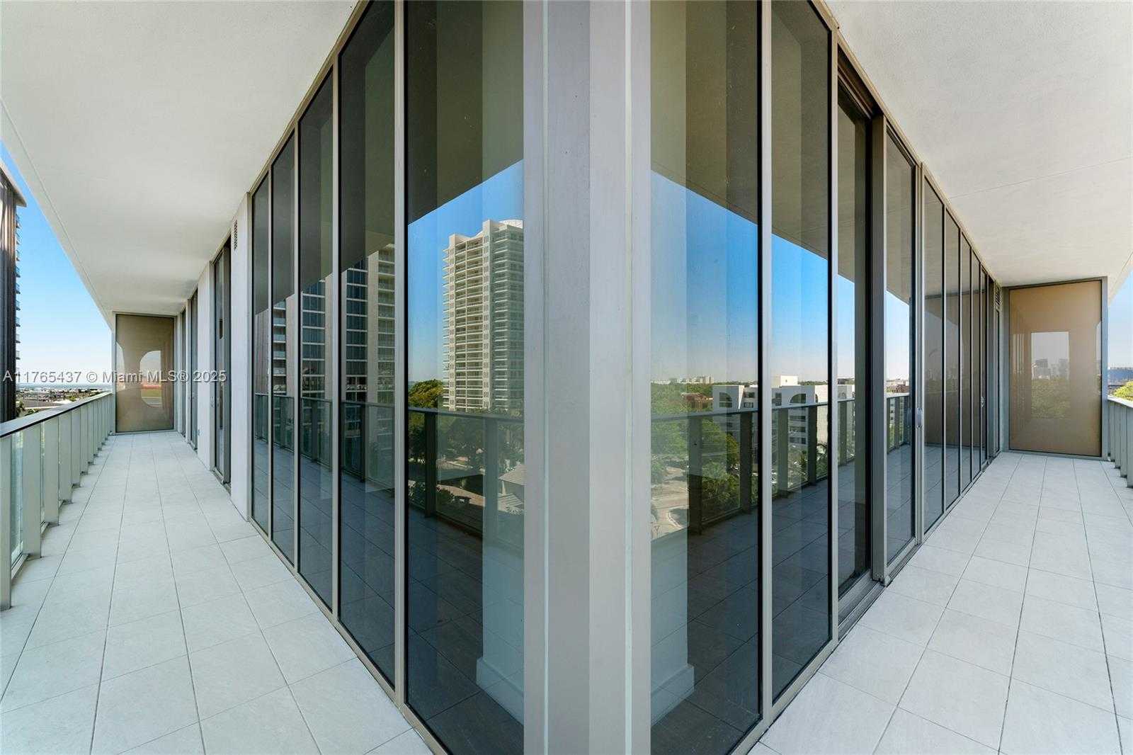 Small Image of 2678 TIGERTAIL AVE #502, Coconut Grove Number 7
