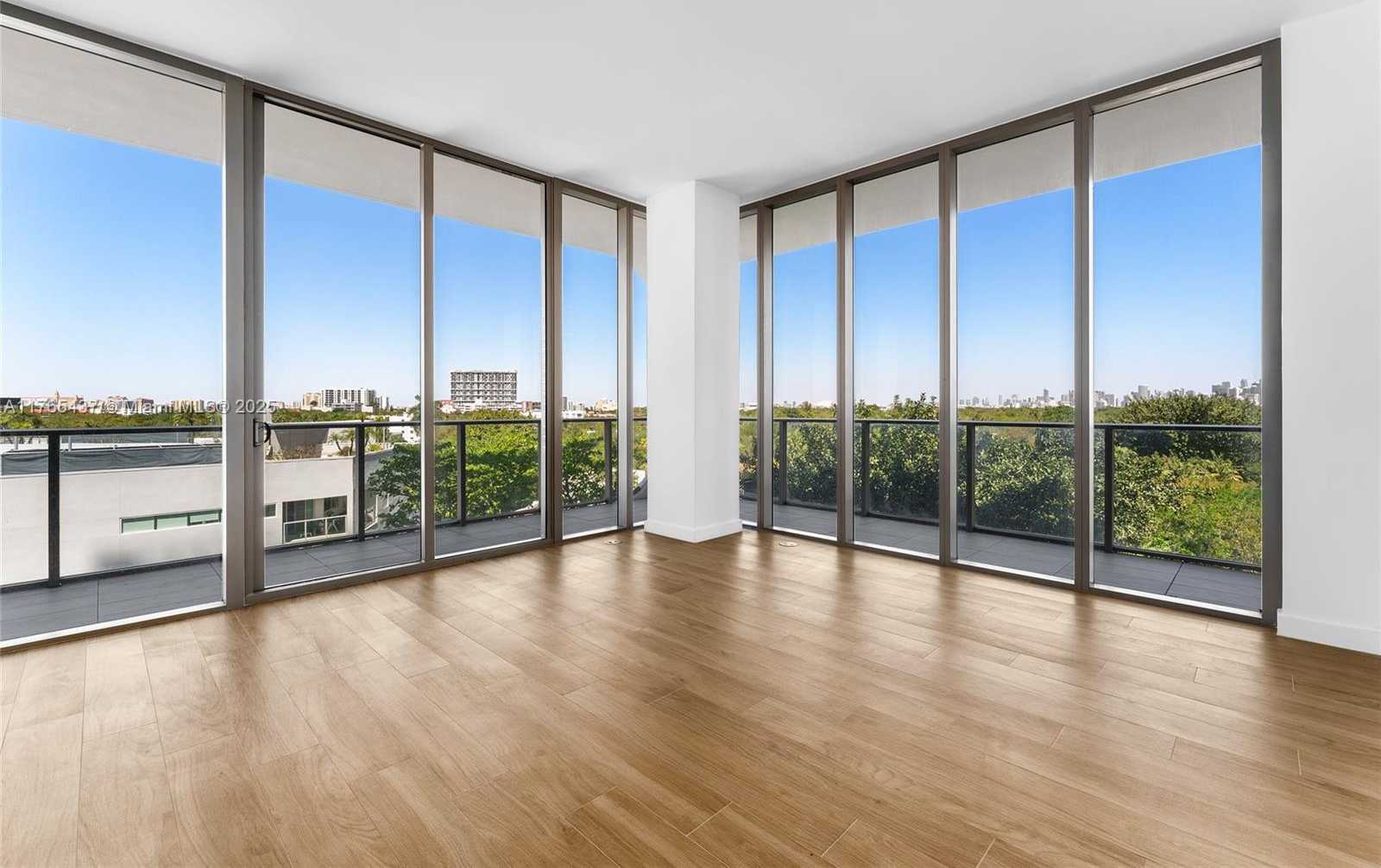 Small Image of 2678 TIGERTAIL AVE #502, Coconut Grove Number 9