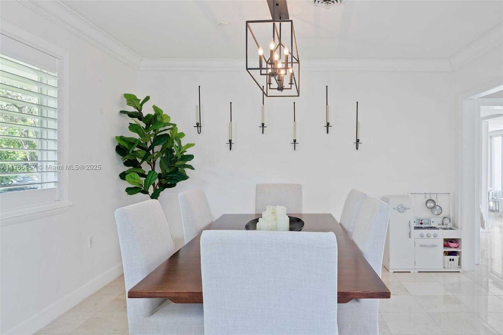Small Image of 4750 ALHAMBRA CIR, Coral Gables Number 13