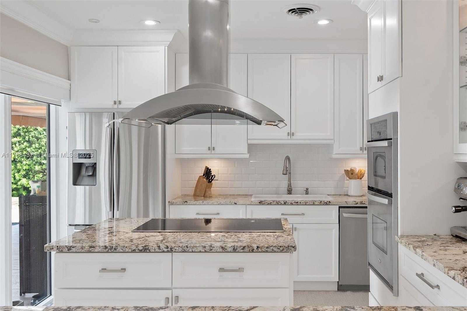 Small Image of 4750 ALHAMBRA CIR, Coral Gables Number 17