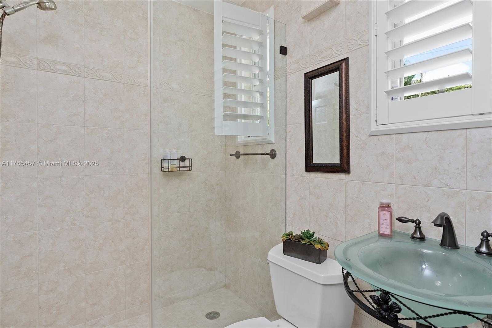 Small Image of 4750 ALHAMBRA CIR, Coral Gables Number 26