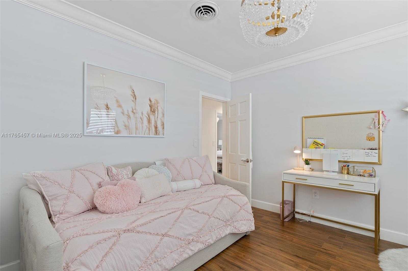 Small Image of 4750 ALHAMBRA CIR, Coral Gables Number 30