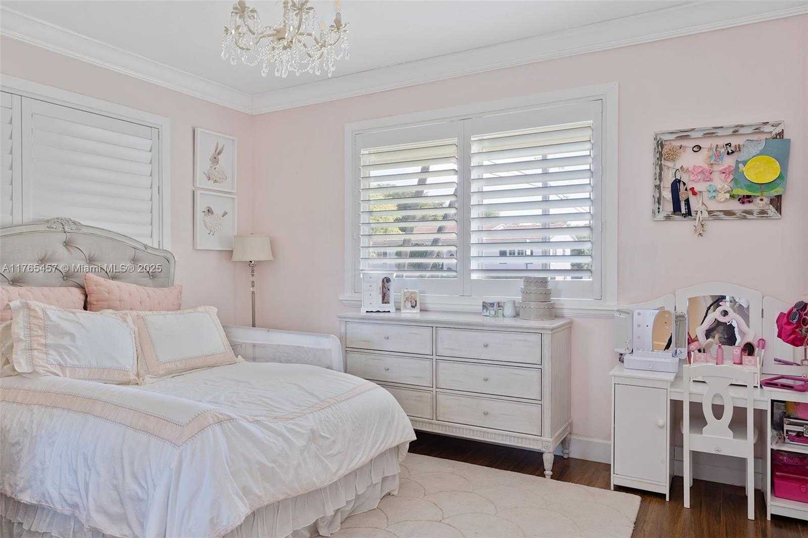 Small Image of 4750 ALHAMBRA CIR, Coral Gables Number 31