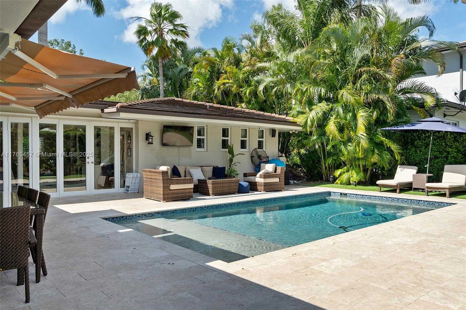 Small Image of 4750 ALHAMBRA CIR, Coral Gables Number 39
