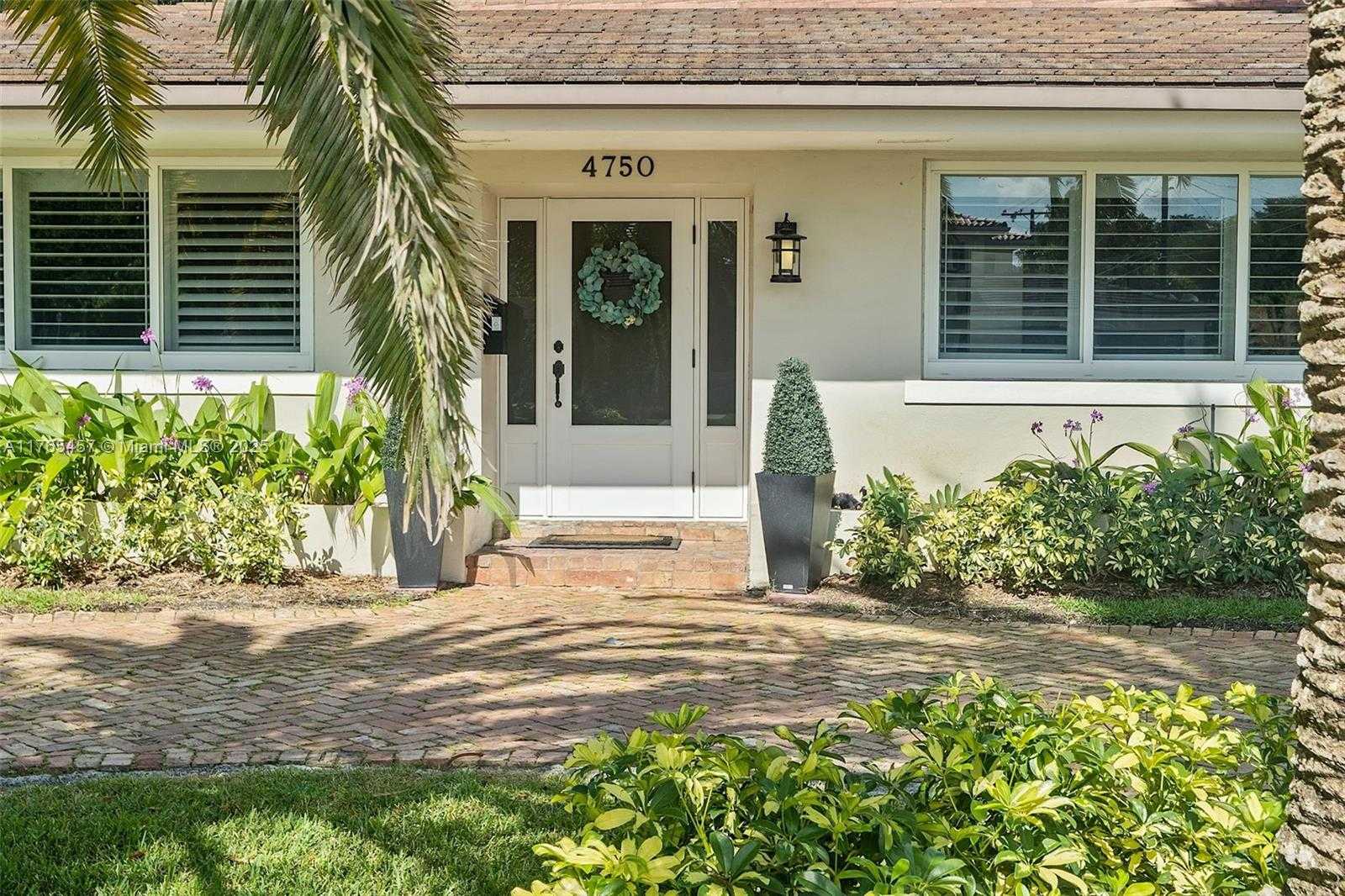 Small Image of 4750 ALHAMBRA CIR, Coral Gables Number 4