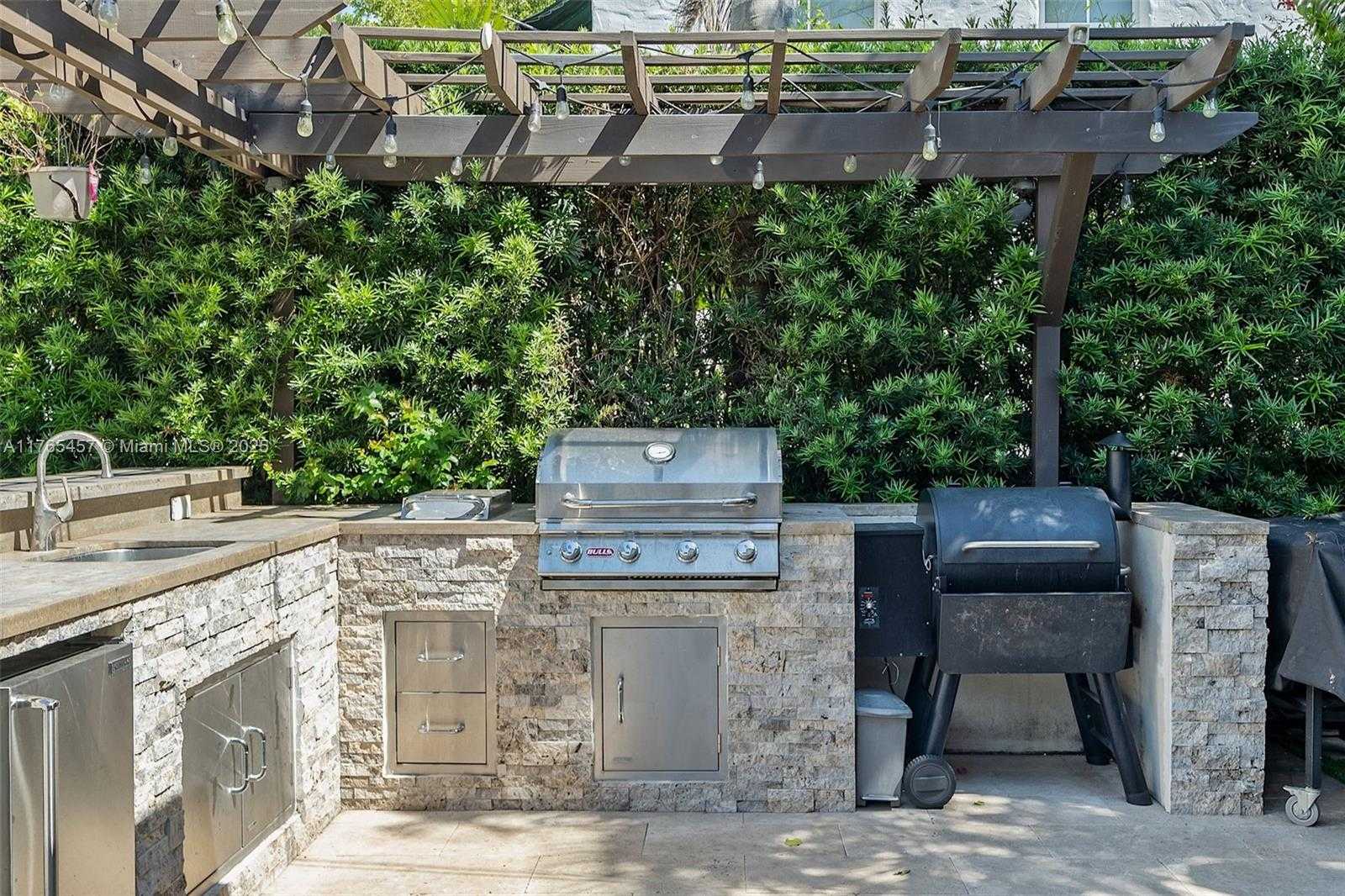 Small Image of 4750 ALHAMBRA CIR, Coral Gables Number 44