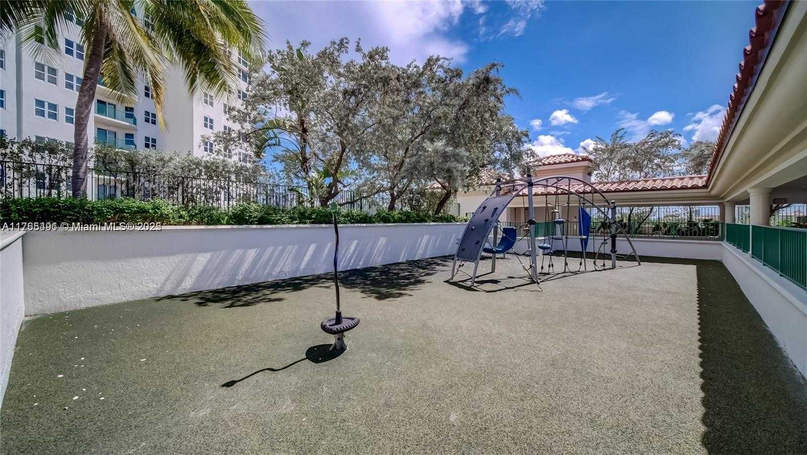 Small Image of 19900 EAST COUNTRY CLUB DR #TS18, Aventura Number 19