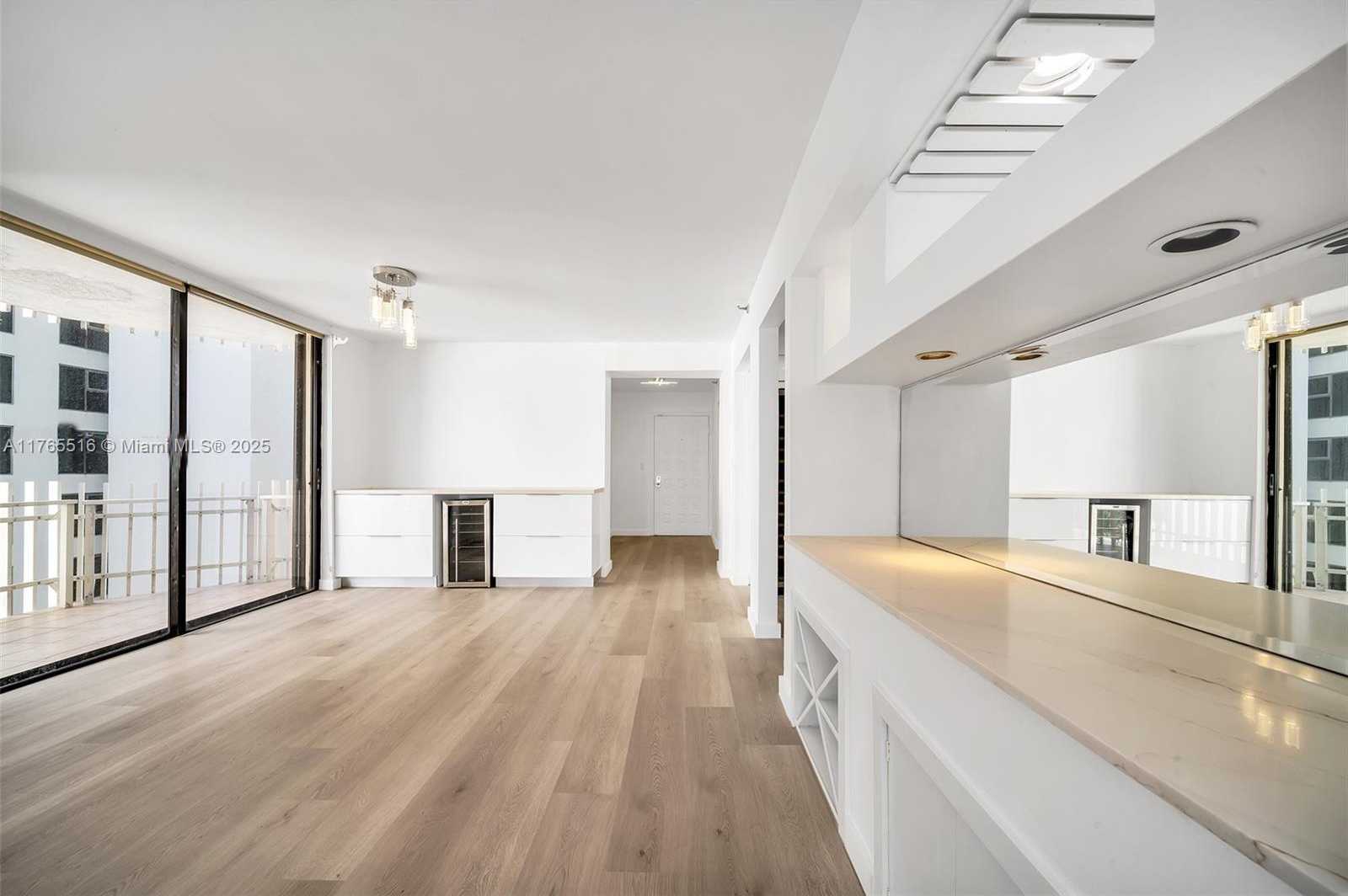 Small Image of 6061 COLLINS AVE #7A, Miami Beach Number 15