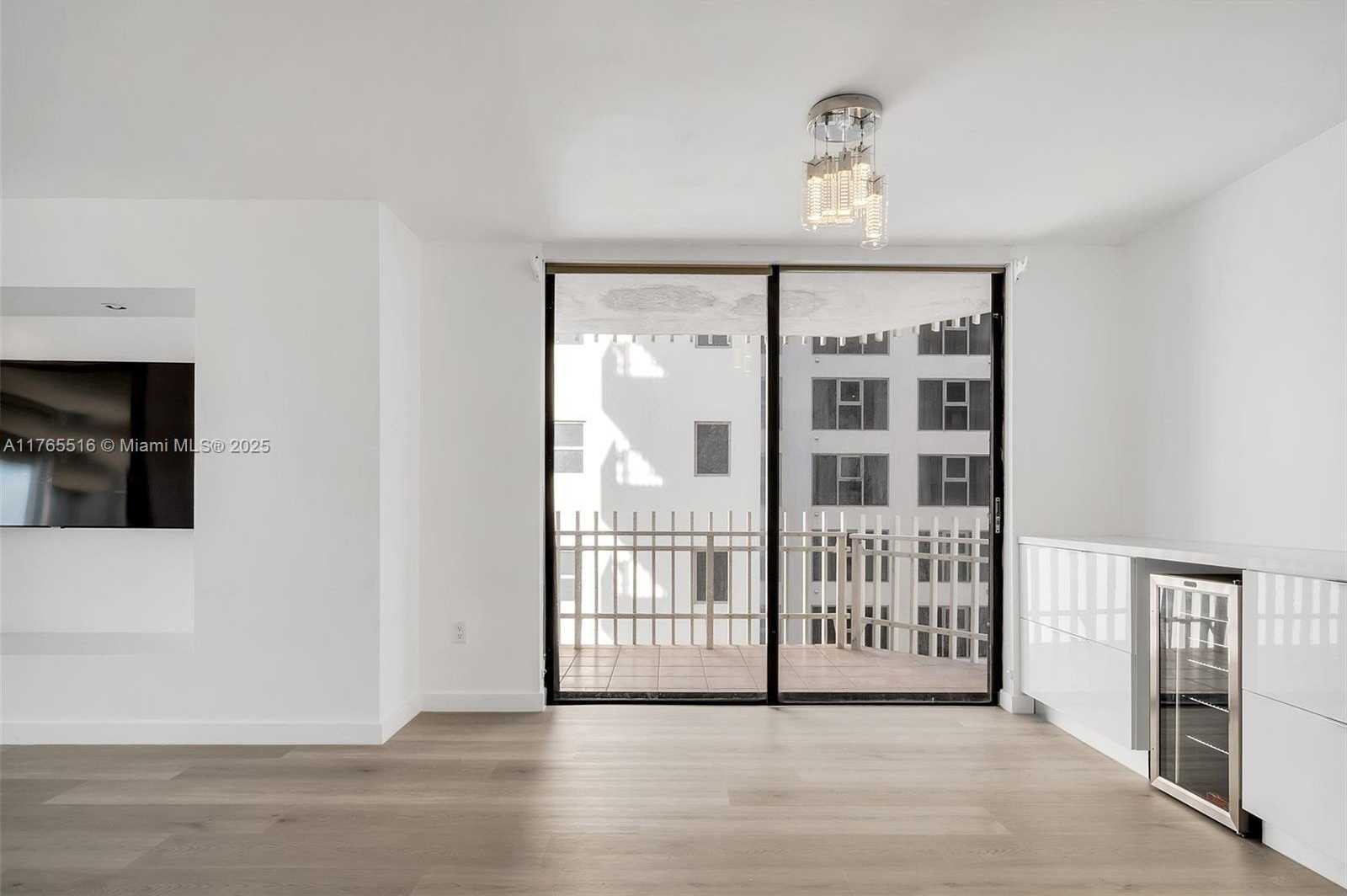 Small Image of 6061 COLLINS AVE #7A, Miami Beach Number 19