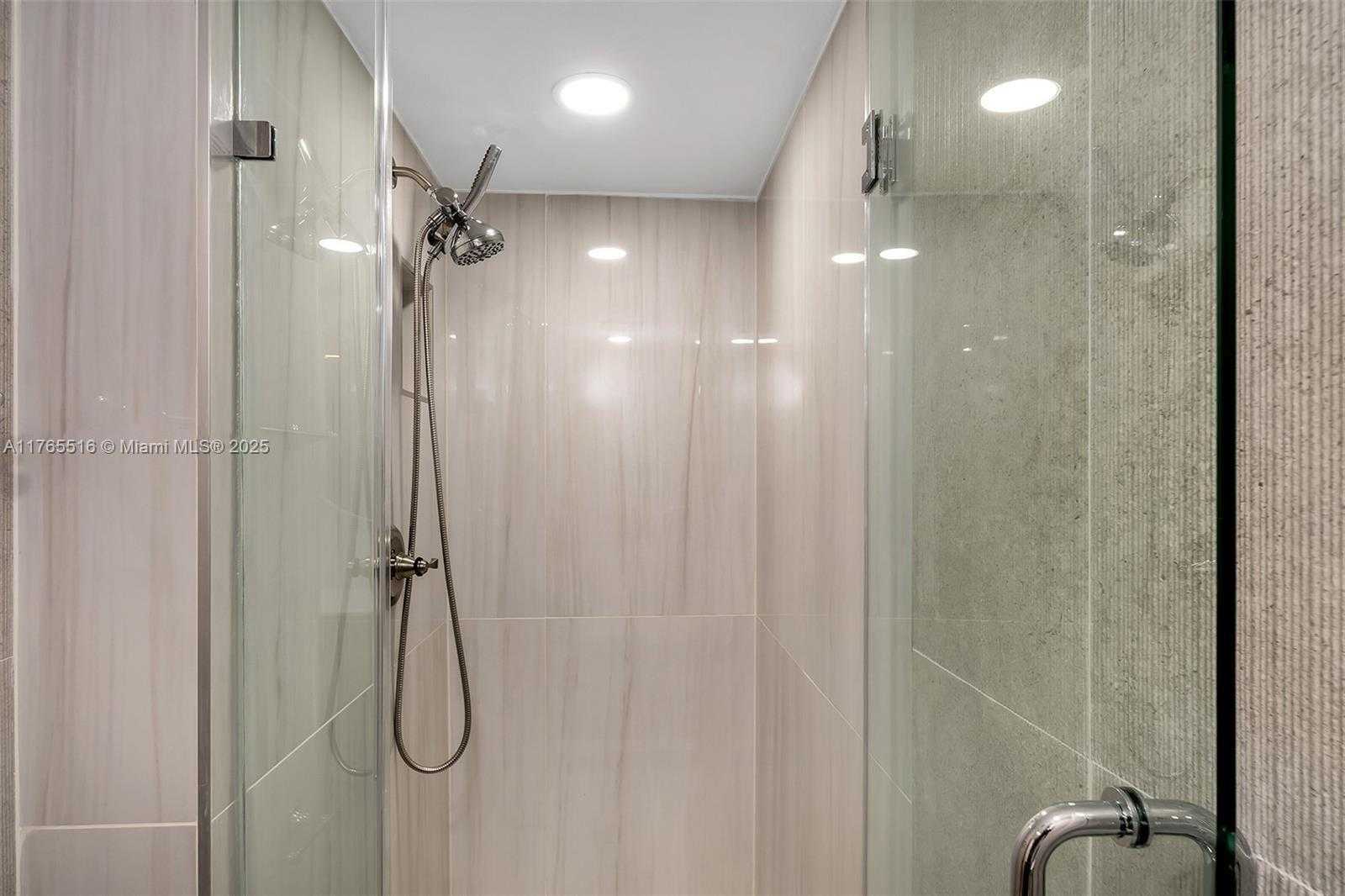 Small Image of 6061 COLLINS AVE #7A, Miami Beach Number 36