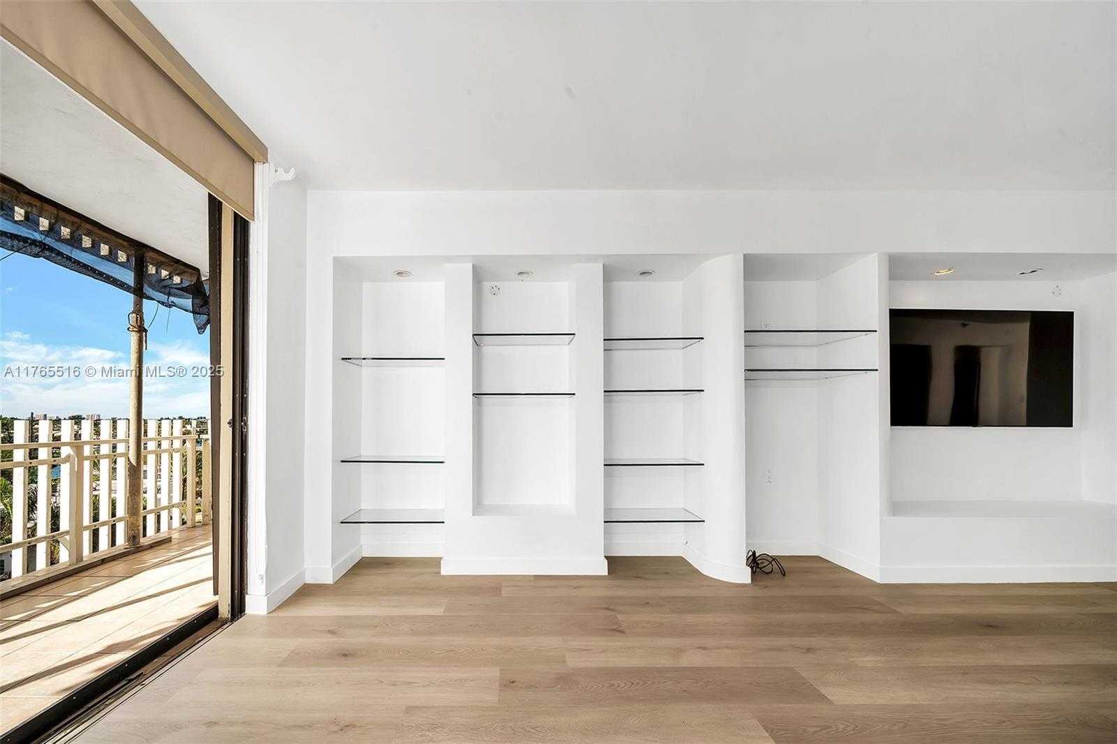 Small Image of 6061 COLLINS AVE #7A, Miami Beach Number 7