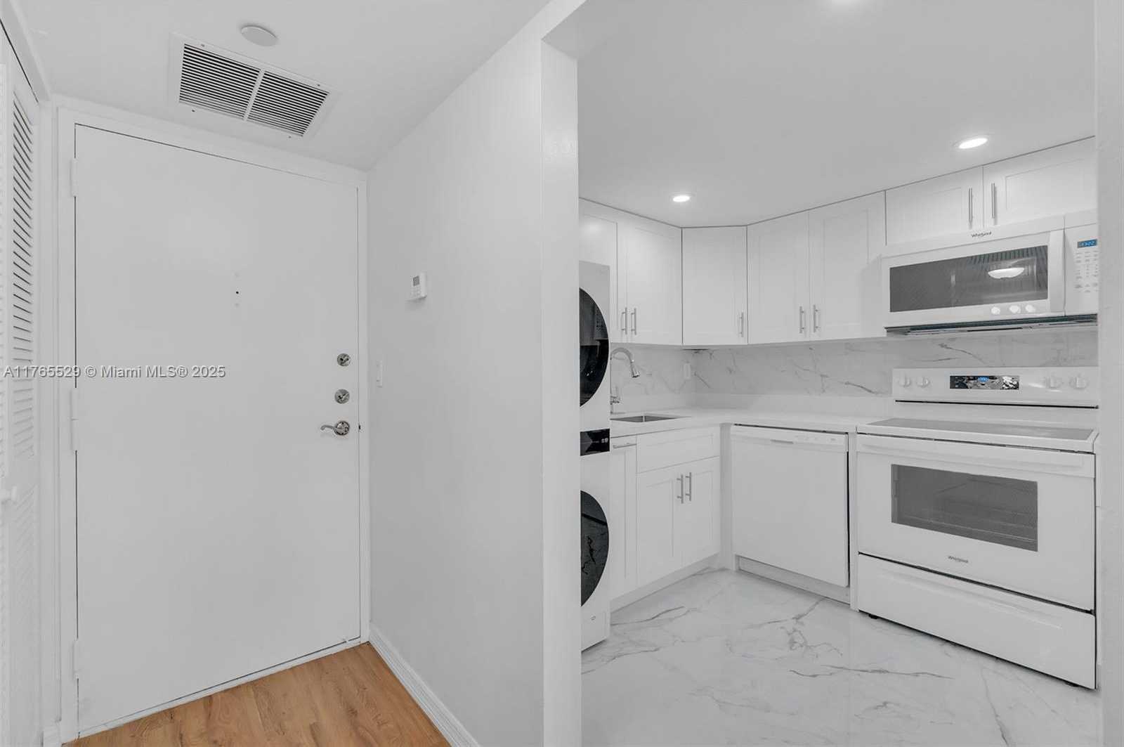 Small Image of 1865 BRICKELL AVE #A804, Miami Number 3