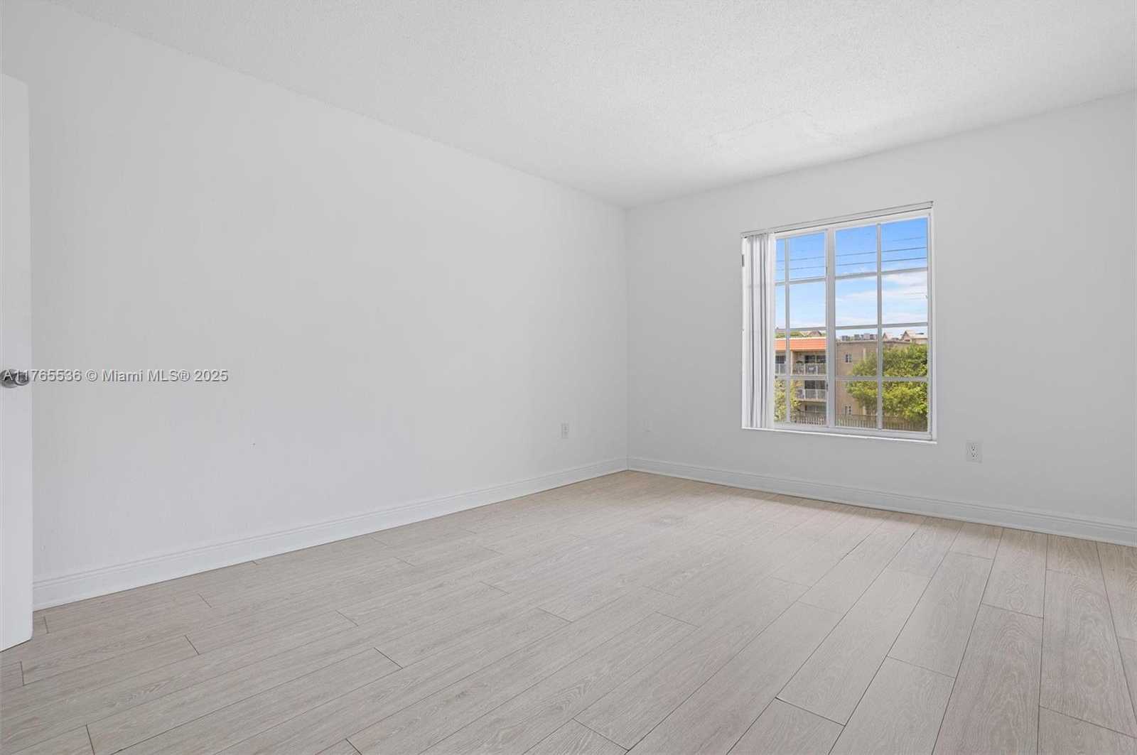 Small Image of 4920 NORTH WEST 79TH AVE #309, Doral Number 15