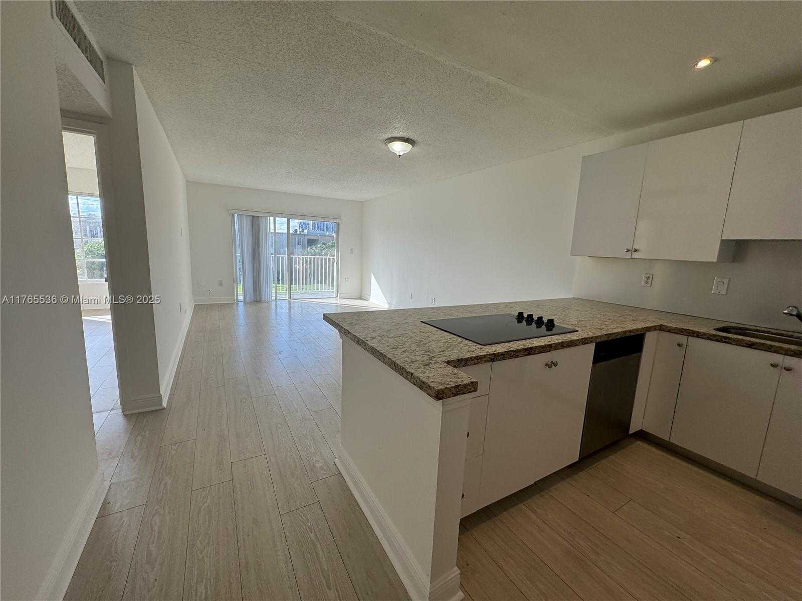 Small Image of 4920 NORTH WEST 79TH AVE #309, Doral Number 2