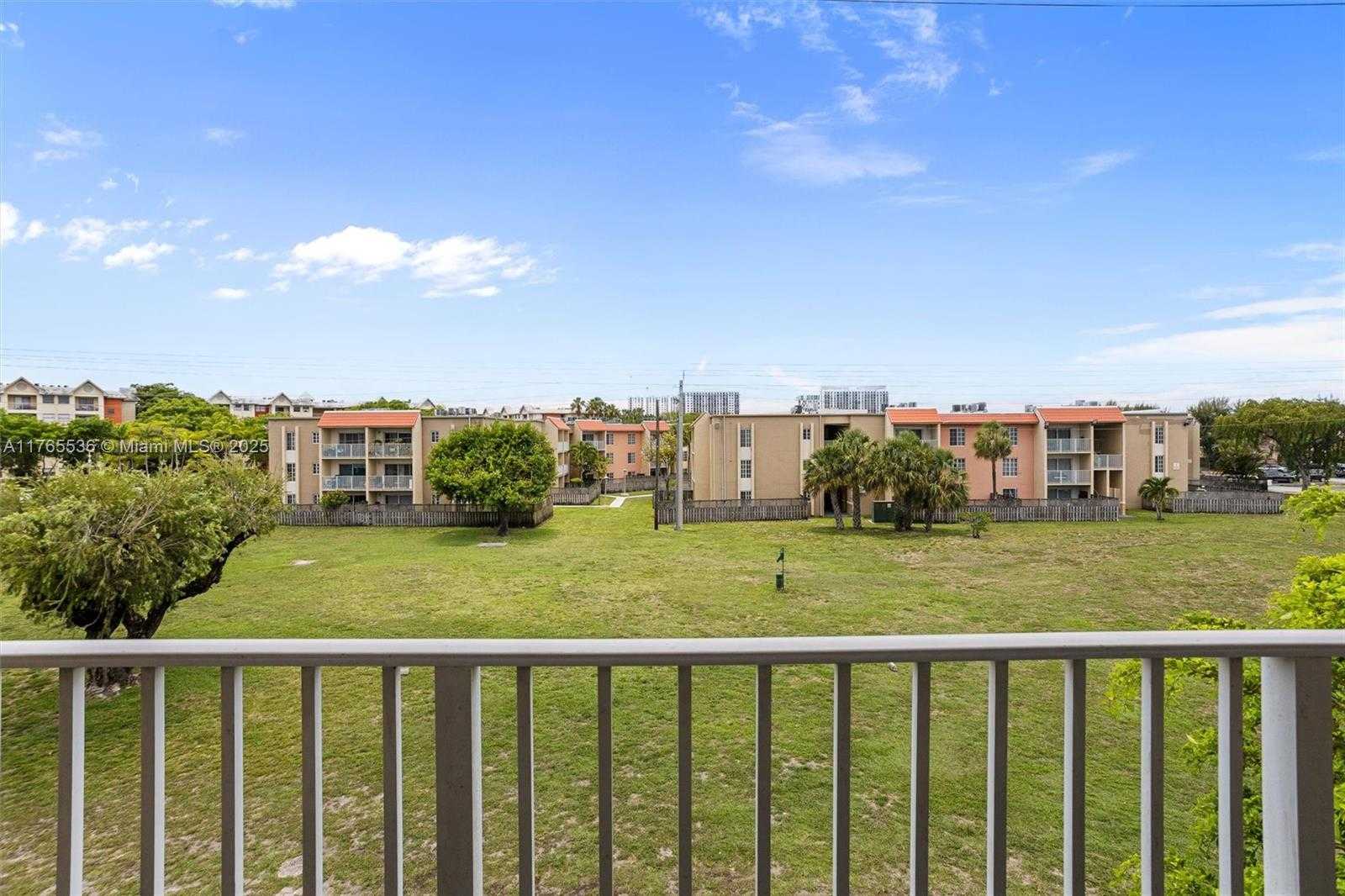 Small Image of 4920 NORTH WEST 79TH AVE #309, Doral Number 7