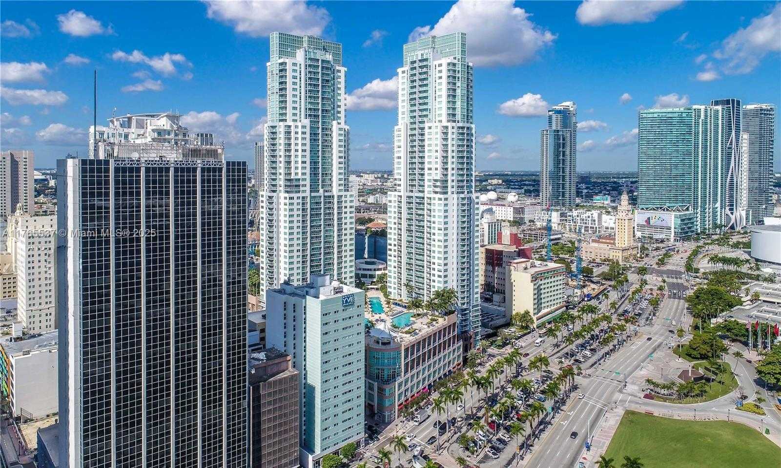 Small Image of 244 Biscayne Blvd, Miami, FL 33132, USA Number 12