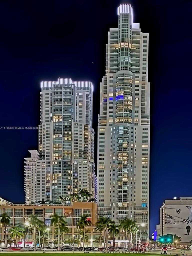 Small Image of 244 Biscayne Blvd, Miami, FL 33132, USA Number 13
