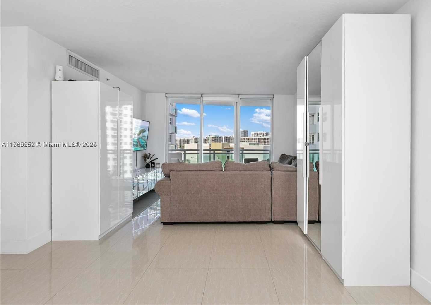 Small Image of 3001 SOUTH OCEAN DR #737, Hollywood Number 10