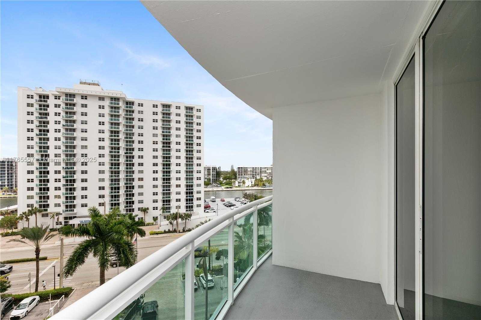 Small Image of 3001 SOUTH OCEAN DR #737, Hollywood Number 12