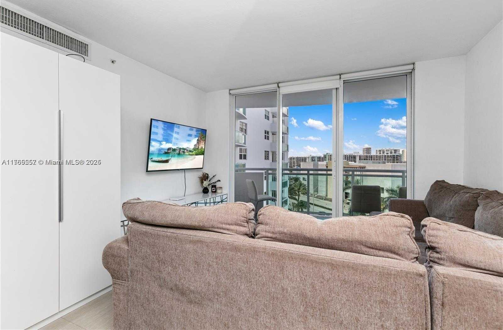 Small Image of 3001 SOUTH OCEAN DR #737, Hollywood Number 16