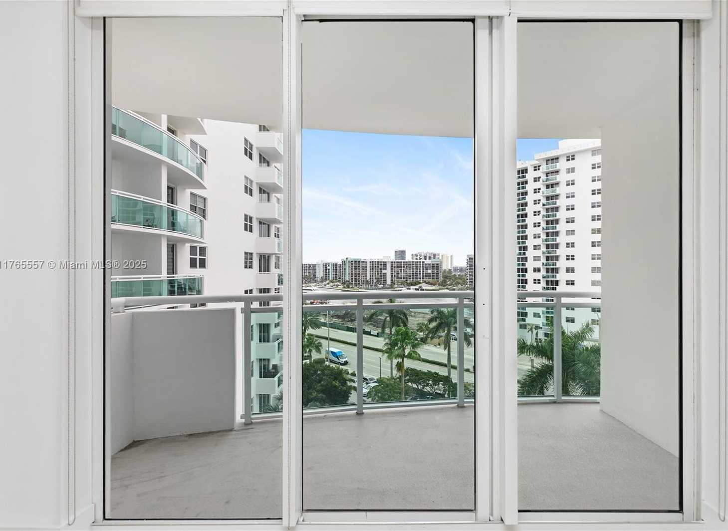 Small Image of 3001 SOUTH OCEAN DR #737, Hollywood Number 2