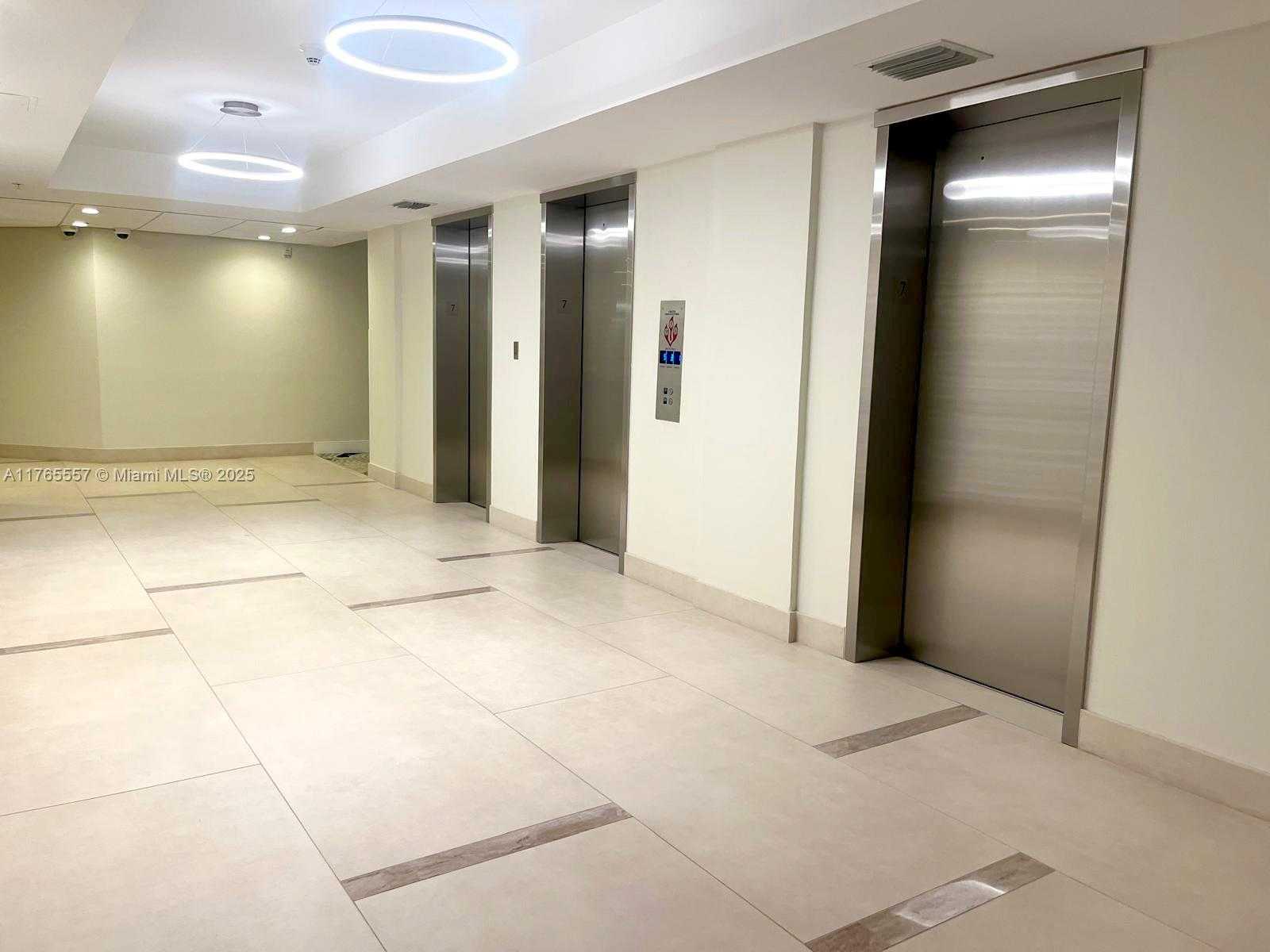 Small Image of 3001 SOUTH OCEAN DR #737, Hollywood Number 30
