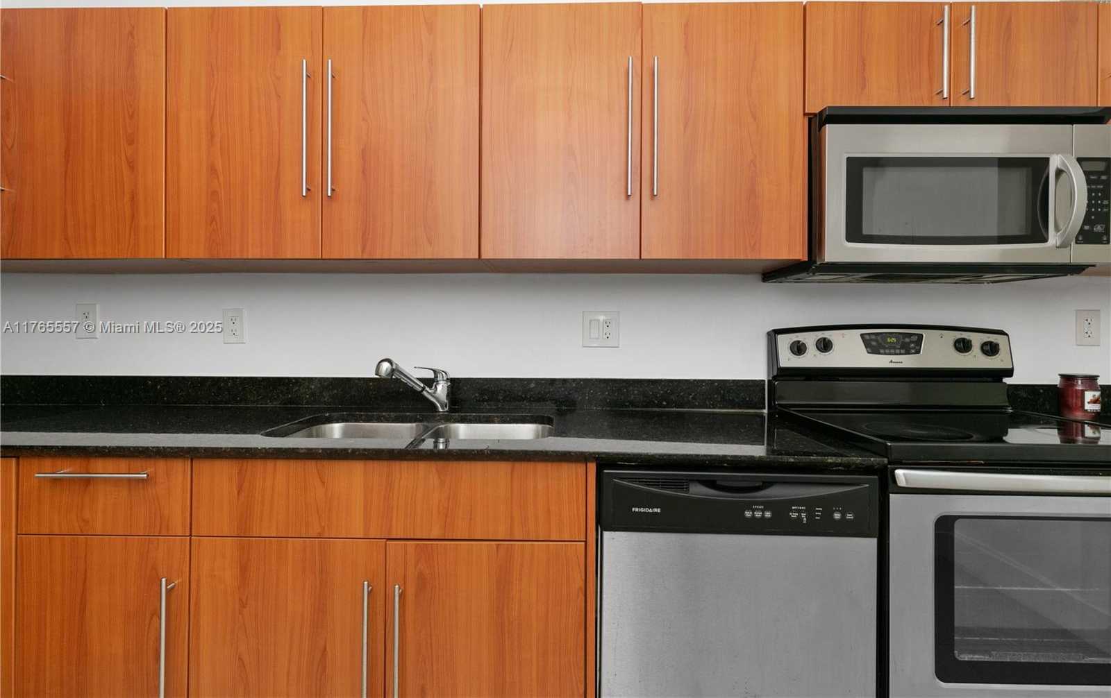 Small Image of 3001 SOUTH OCEAN DR #737, Hollywood Number 5