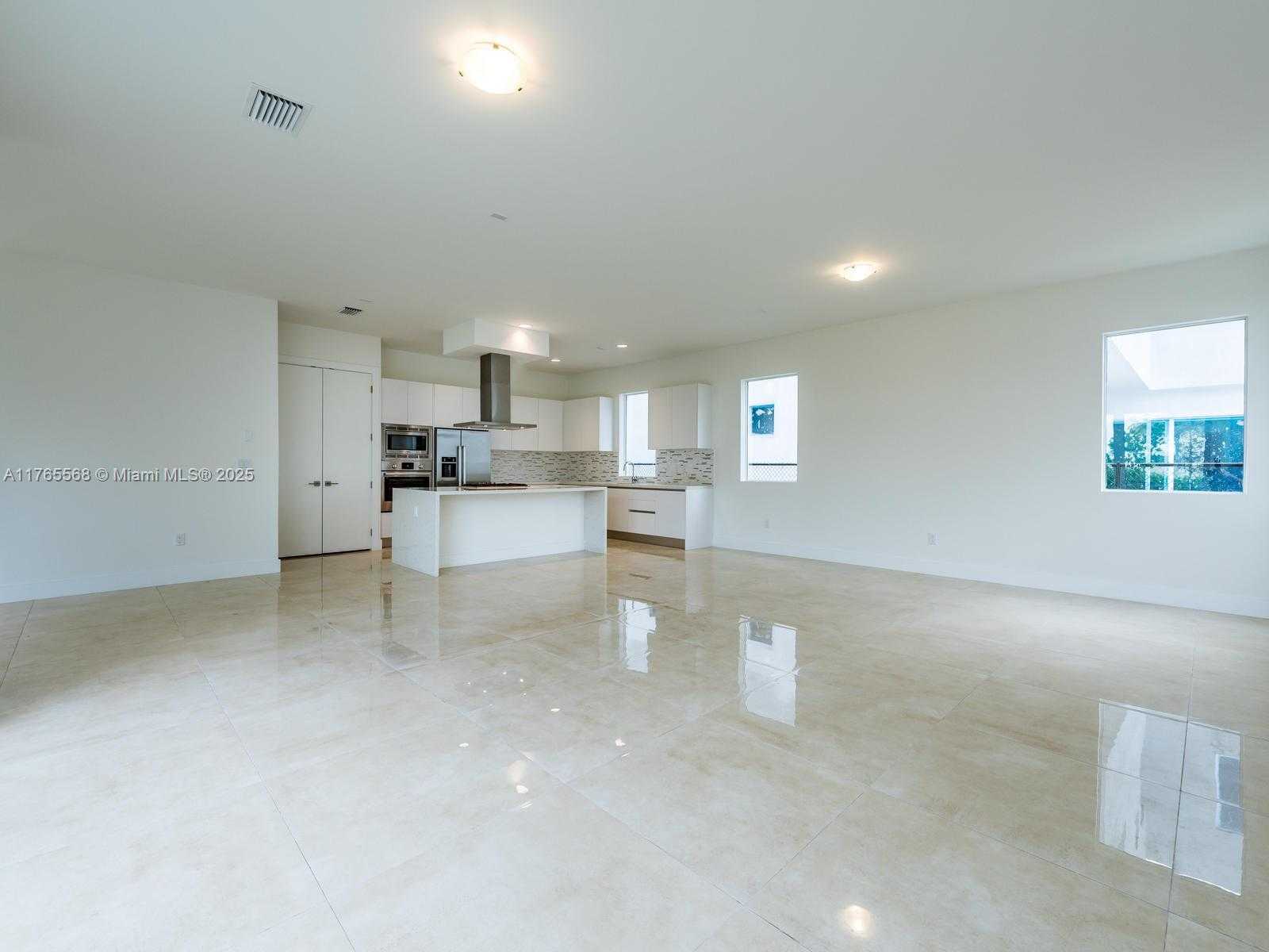 Imagen de Pequeño Objeto