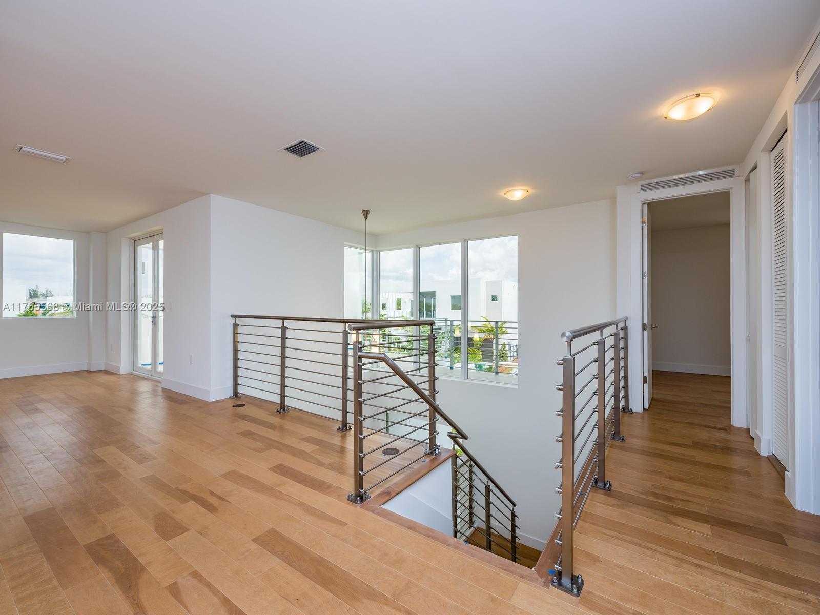 Imagen de Pequeño Objeto