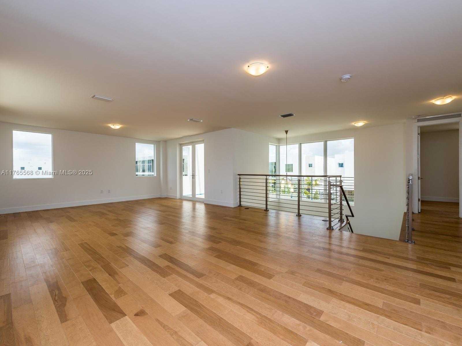 Imagen de Pequeño Objeto