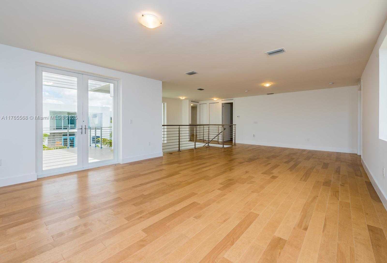 Imagen de Pequeño Objeto