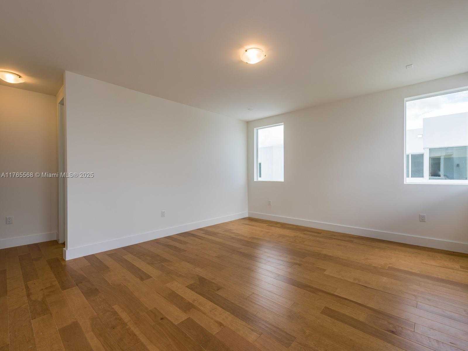 Imagen de Pequeño Objeto