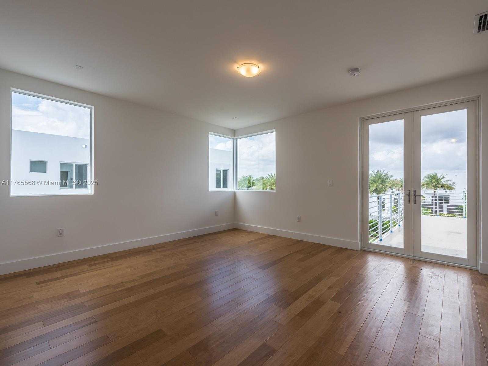 Imagen de Pequeño Objeto