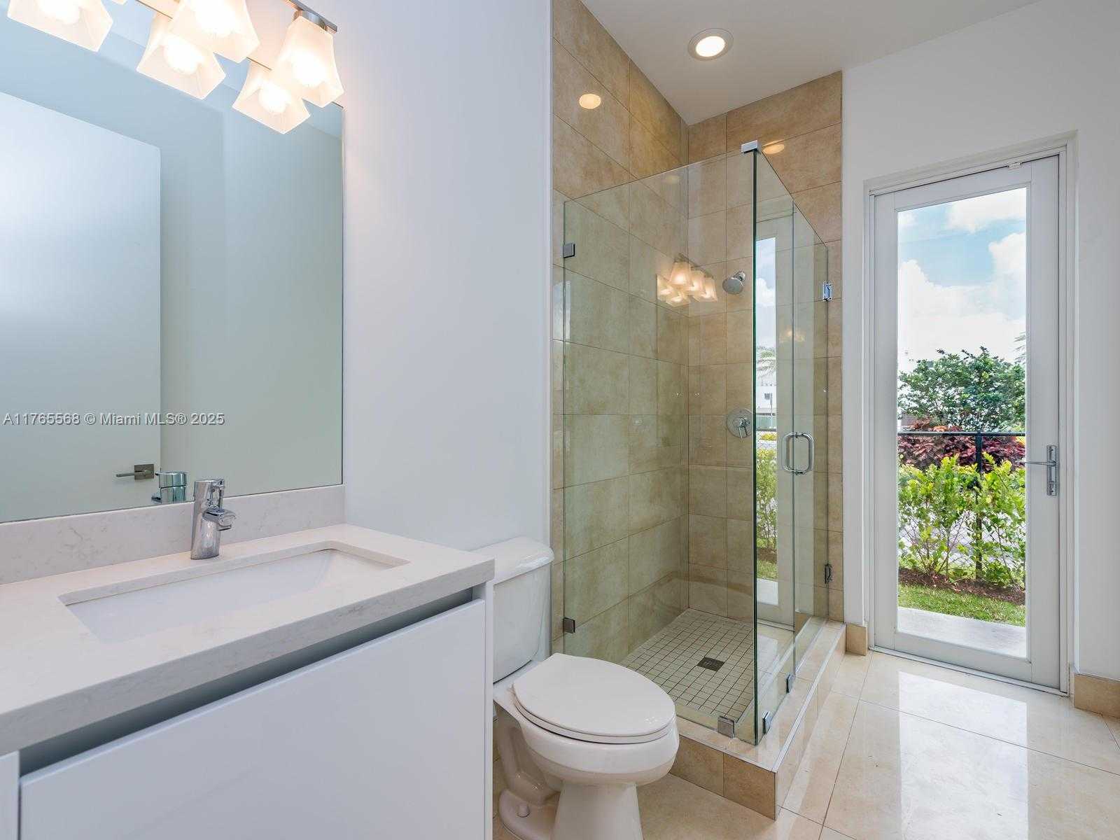 Imagen de Pequeño Objeto