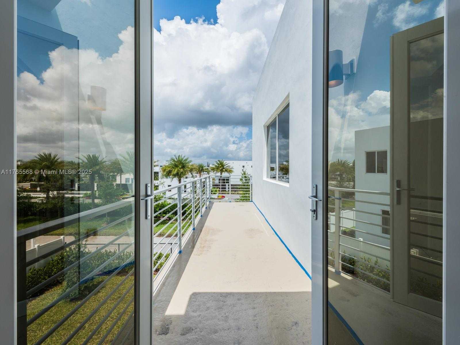 Imagen de Pequeño Objeto