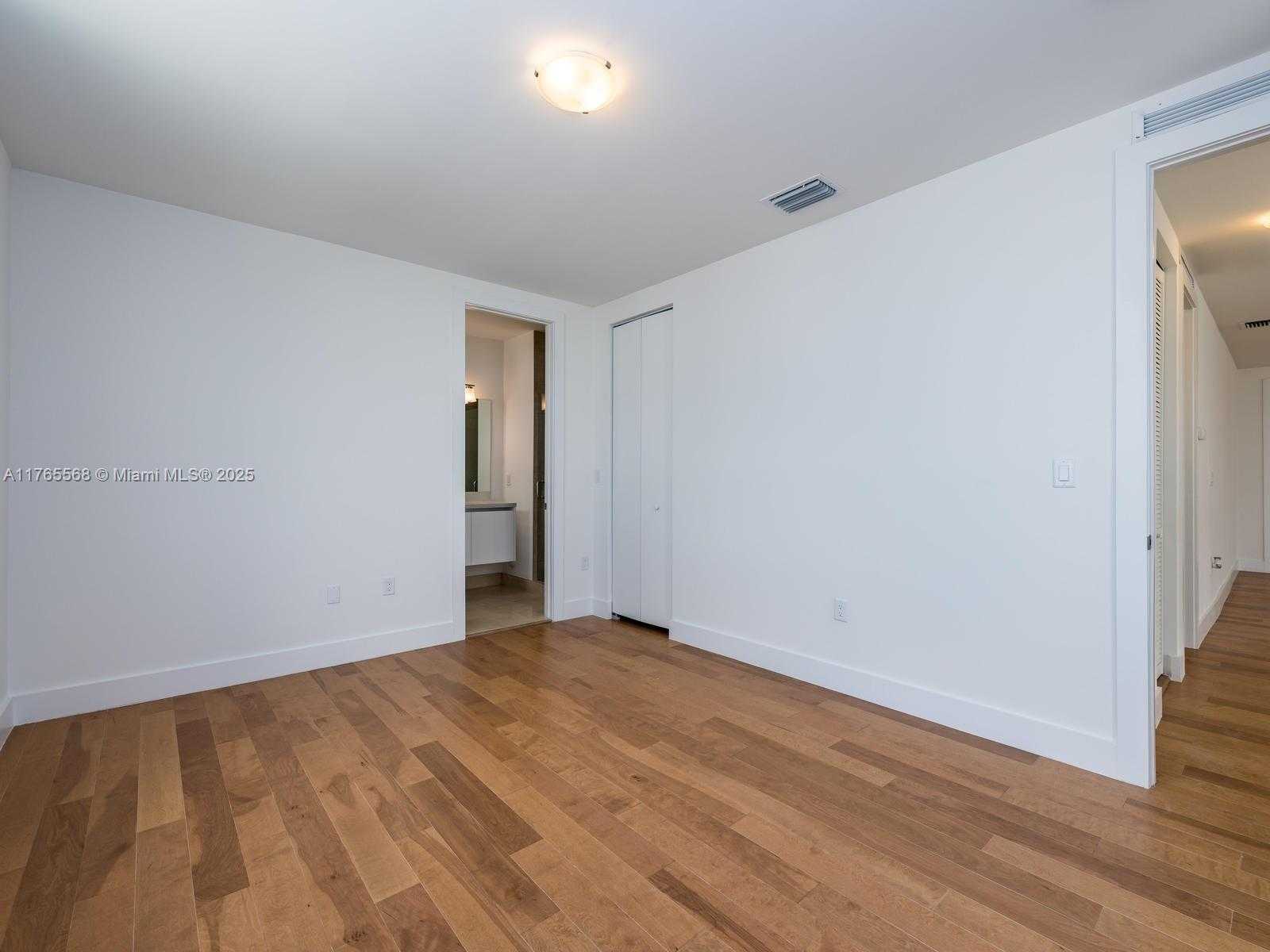 Imagen de Pequeño Objeto