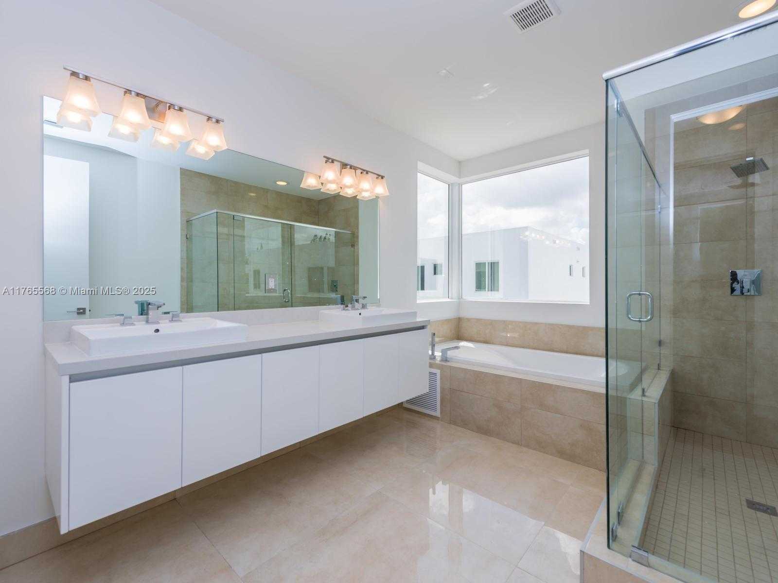 Imagen de Pequeño Objeto